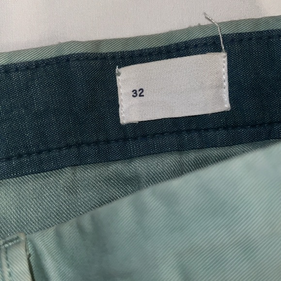 Gap brand short shorts mint green - Picture 7 of 9